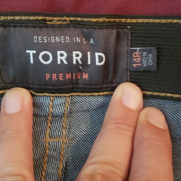 Sky Rise Skinny - Picture 3 of 8